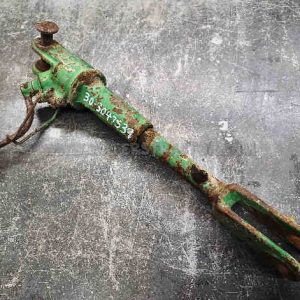 Leveling Gear Assy with Crank, RH